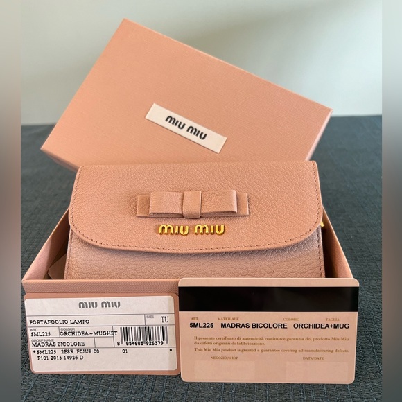 MIU MIU BRAND NEW NEVER USED Two-Tone Pink Wallet with original packaging & COA - Picture 3 of 5